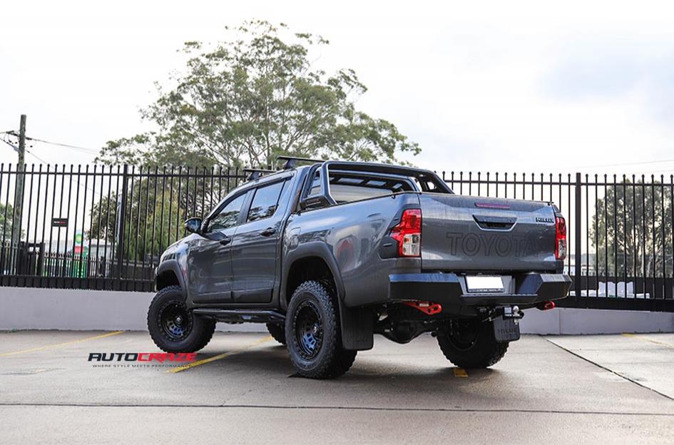 TOYOTA HILUX N80 4WD ZEPHYR MATTE BLACK